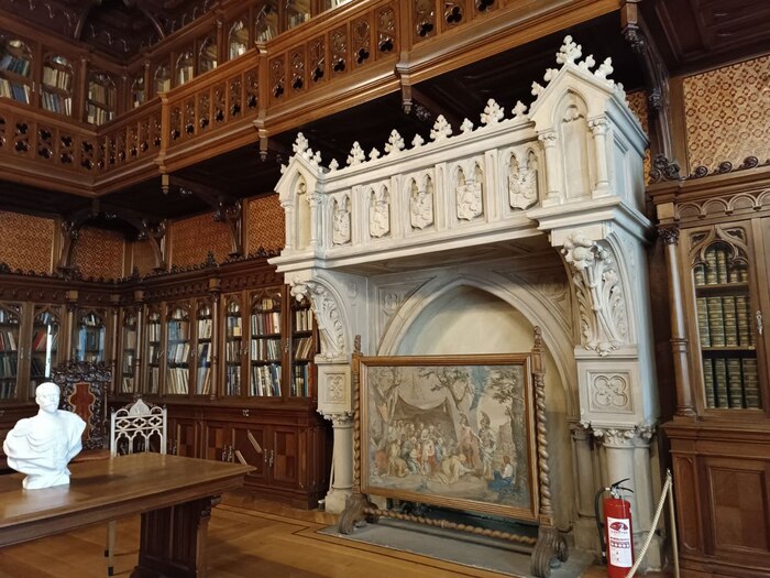 Представляете, как читали бы книги или работали в такой библиотеке ?