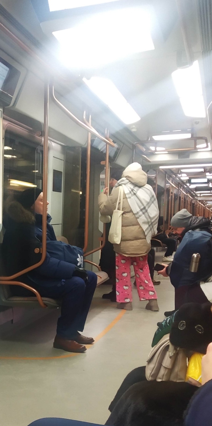 Хорошо хоть куртку не забыла.Место действия:БКЛ