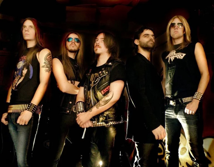 Наконец третья отличная заслуженная HEAVY METAL банда имеет название AIR RAID, играет классический хеви конца 1980-х - начала 1990-х