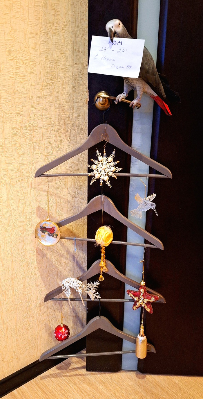 12) <a href="https://pikabu.ru/story/finalnoe_golosovanie_konkurs_yolok_na_adm_11007430?u=https%3A%2F%2Fpikabu.ru%2Fstory%2Fyolki_23__24_10939606&t=damanosobachka&h=01006010bac85f4da982a7f2fa095469875a5915" title="https://pikabu.ru/story/yolki_23__24_10939606" target="_blank" >damanosobachka</a>