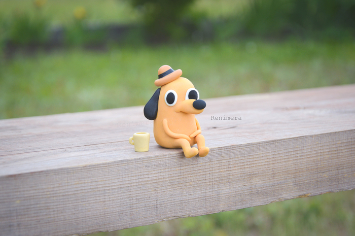 Сидит на лавке и думает о вечном