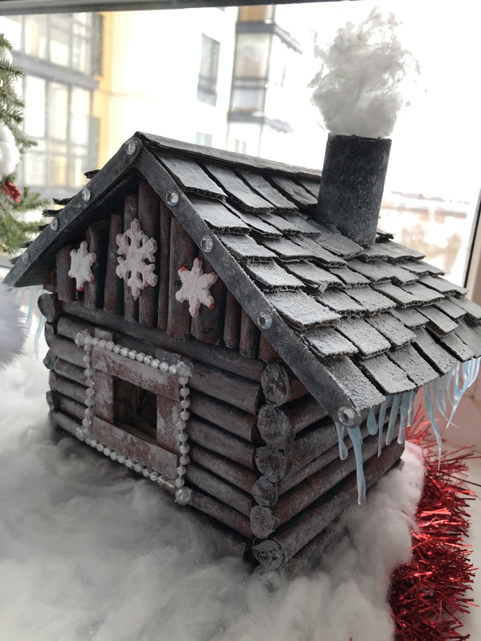 Сосульки на крыше это клей из горячего пистолета