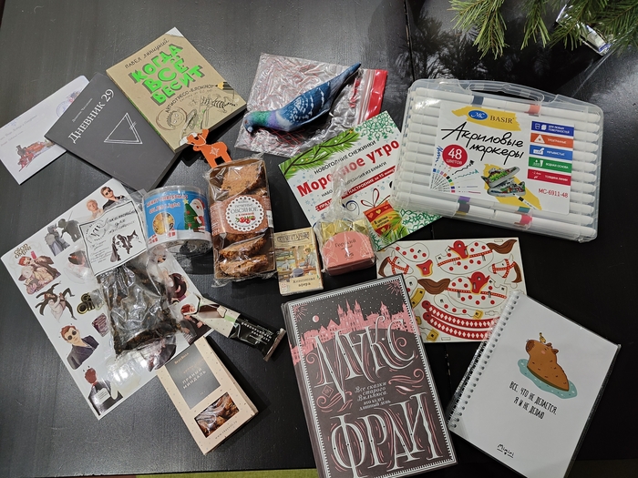 Общий вид на все внутренности посылки