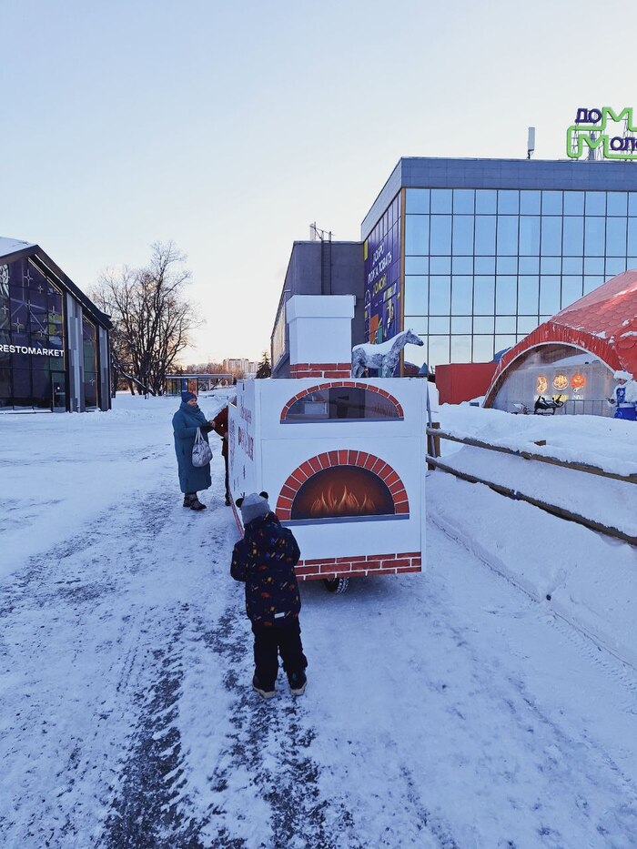 Игры, танцы и катание на печке с Емелей