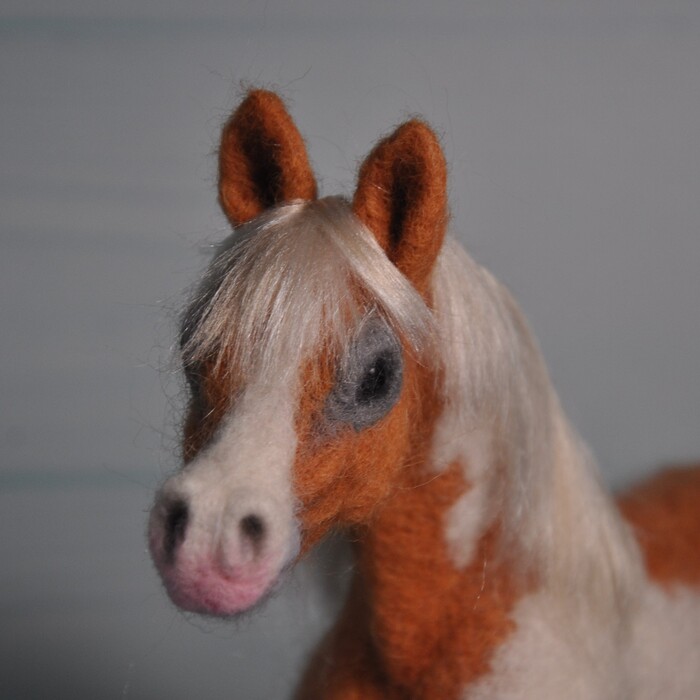 Фотогеничный получился парень, хорошенький!