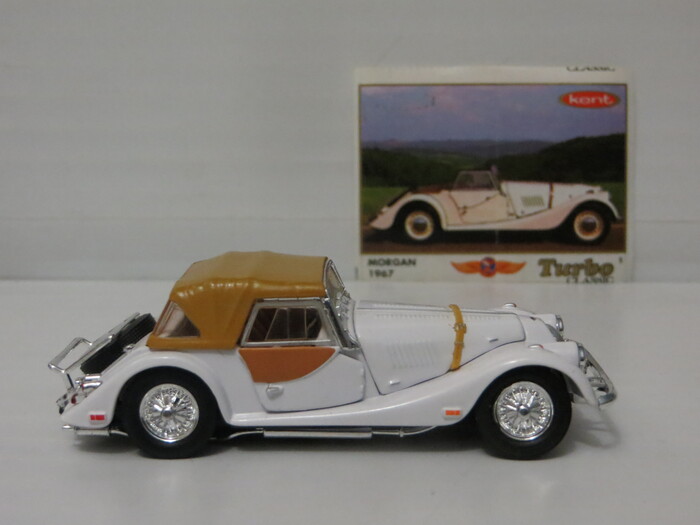 9 Morgan Plus 8 (Hongwell/Cararama)