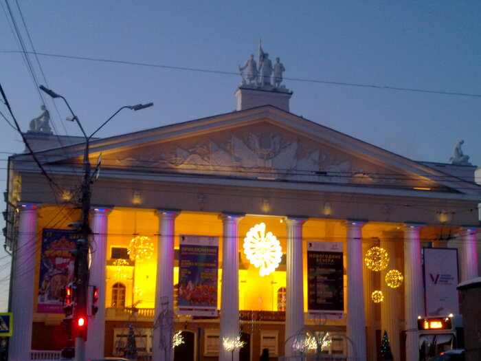 Брянский театр | Пикабу