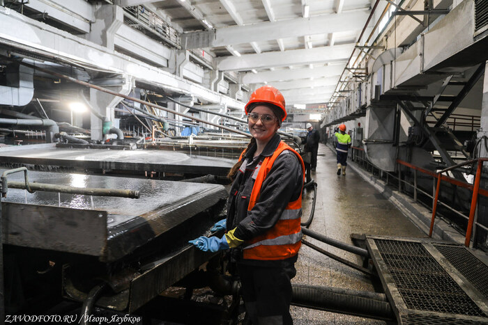 Из серии «Именно они делают Россию великой» / снято мной на Обогатительной фабрике «Солнечная» (ПАО «Русолово») в Хабаровском крае