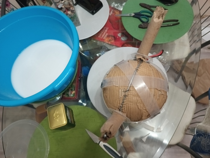 также рога припаиваем сбоку, чтобы никакого движения при резких поворотах головы не было