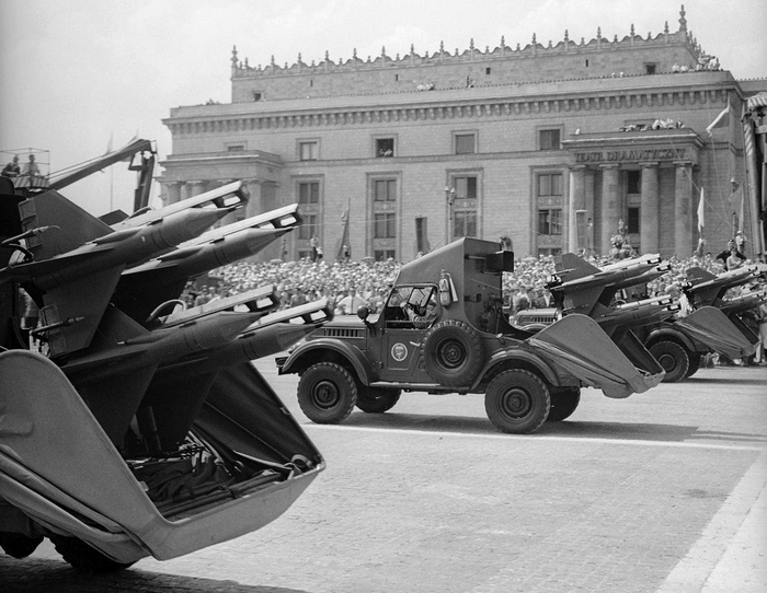 Пусковая установка комплекса «Шмель» воздушно-десантных войск Польской народной республики на параде в Варшаве.