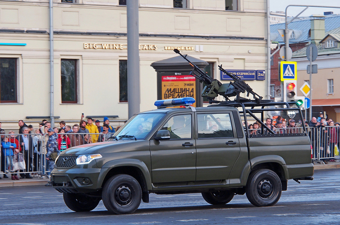 Автомобиль патрулирования и сопровождения УАЗ-23632-148-65 «Есаул» на репетиции Парада Победы в Москве, 9 мая 2019 года.