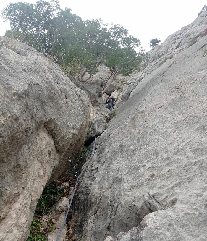 Вид с середины веревки (перед крутой плиткой) на R2