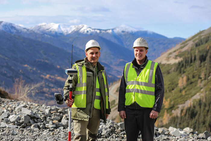Из серии «Именно они делают Россию великой» / снято мной на руднике «Правоурмийское» (Русолово) в Хабаровском крае