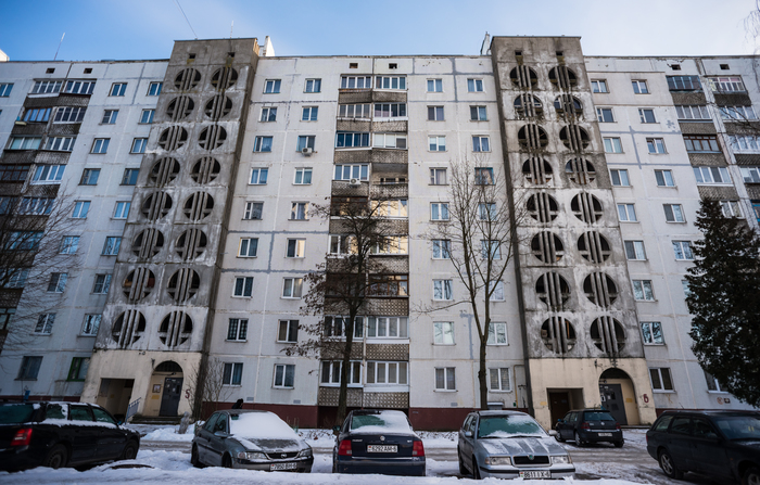 Одна из многочисленных панелек