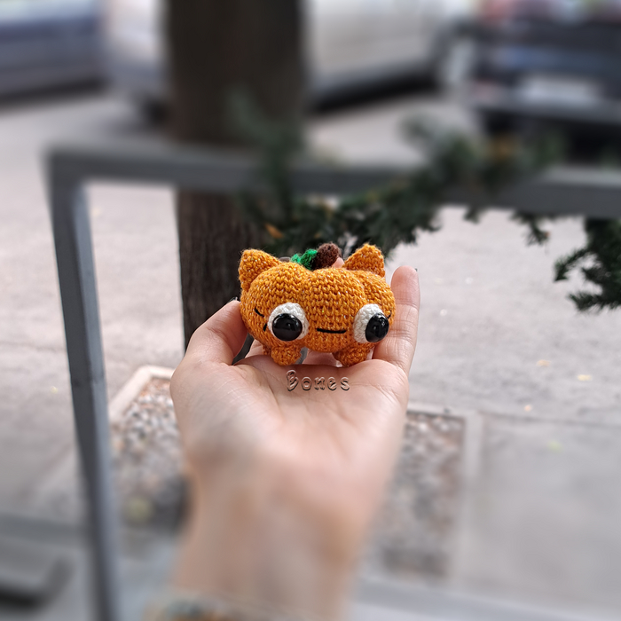 Тыковка связана по арту Beco, и подарена ей же