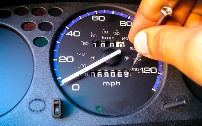 На каждой третьей машине в России «скручен» пробег