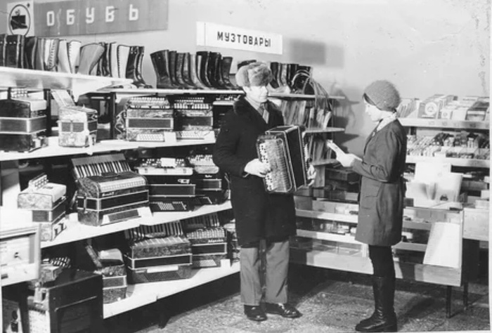 Очень похоже на КООП . КООП -- сельская потребительская торговля.