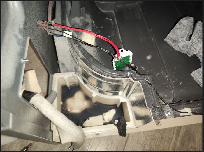    Hotpoint-Ariston NT CM10 7B RU