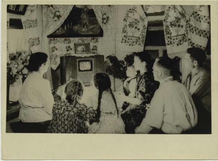 Просмотр телевизора 1953 год., Горьковская обл.