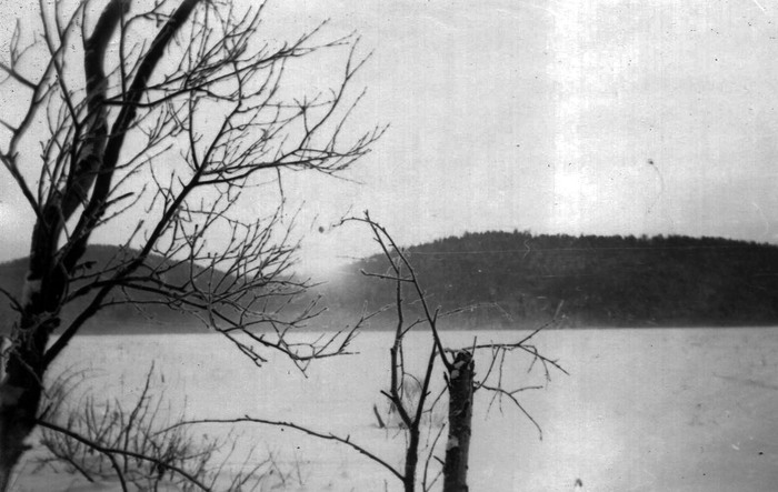 Восход на Байкале с видом на озеро Арангатуй.