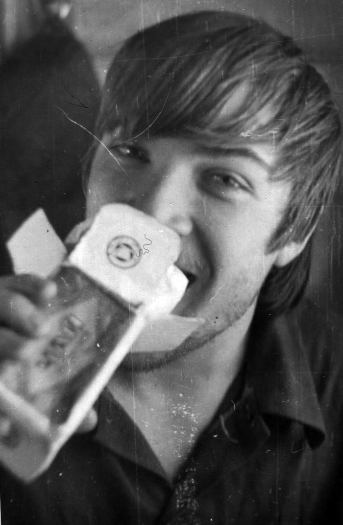 Чай - тоже еда, если вдуматься.