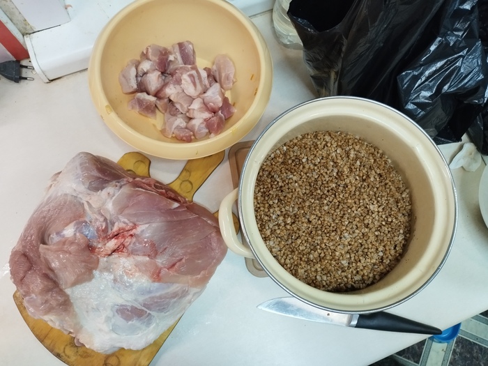 Компоненты для консервирования гречневой каши.