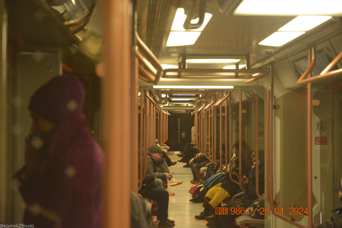 Люблю составы со сквозным проходом... особенно когда они изгибаются в кривых