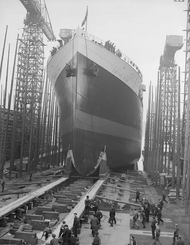 Спуск на воду Empire Star на верфи в Белфасте 26 сентября 1935 года.