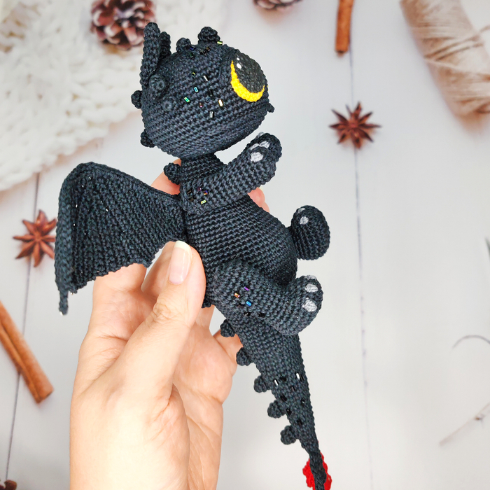 Крылья на проволочном каркасе