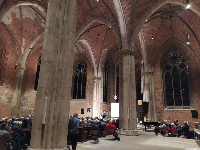 Открытие выставки, посвященной 80-летию снятия блокады Ленинграда, в Церкви Пресвятой Богородицы г. Бремен