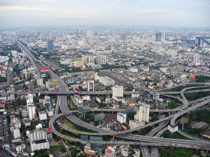 Вид на Бангкок с высоты птичьего полета...
