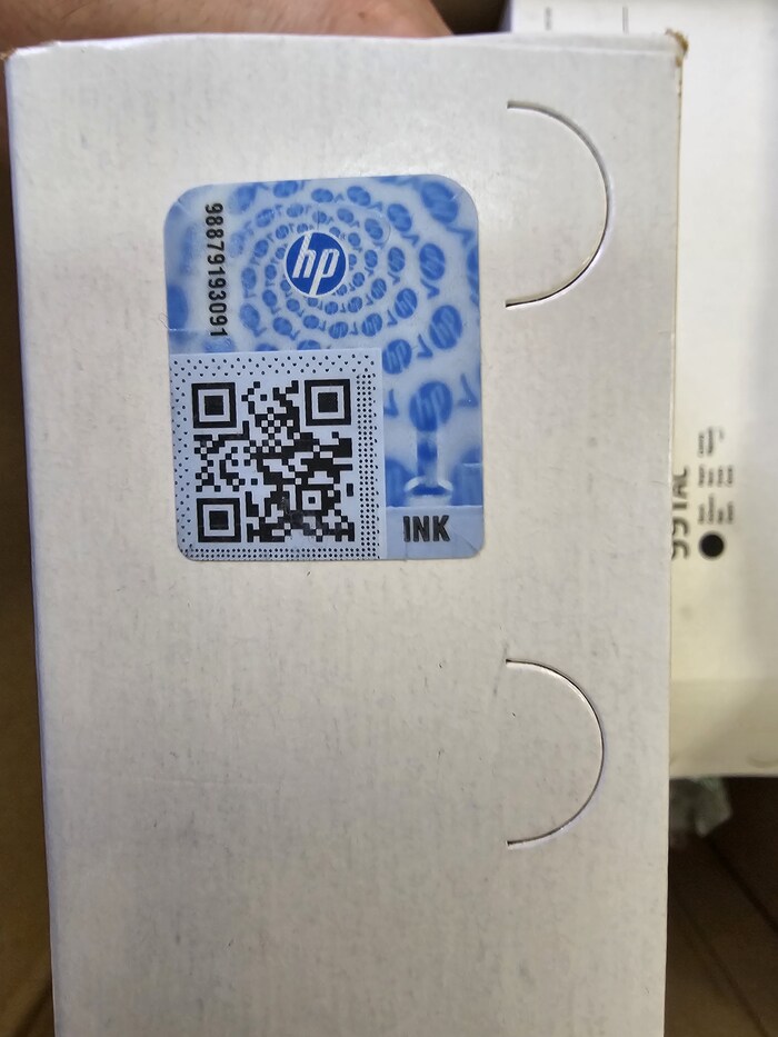 Защитные наклейки на месте