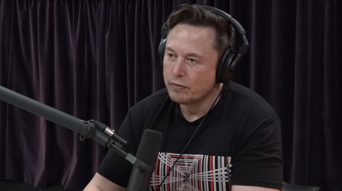 Илон Маск рассказал о первых неудачных опытах по внедрению микрочипа в мозг человека: