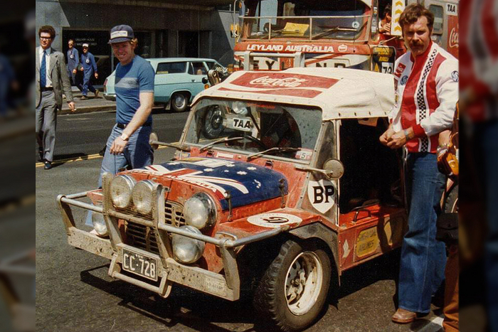 Mini Moke команды Coca-Cola Australia — одни из главных смельчаков гонки