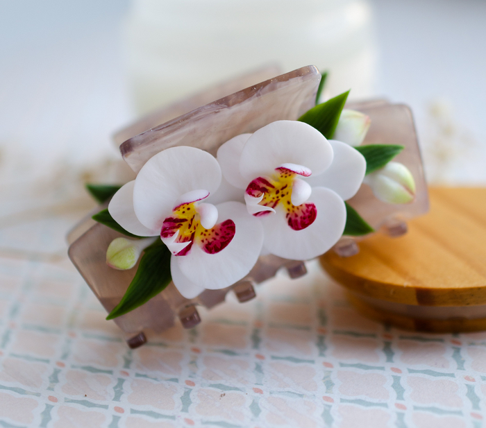 Крабик для волос ручной работы с орхидеями