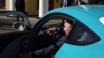 За рулем новейшей отечественной машины, Премьер из своей резиденции в Ново-Огарево, после заседания правительственной комиссии по высоким технологиям, выехал на заседание Совбеза, проходящего в Горках.