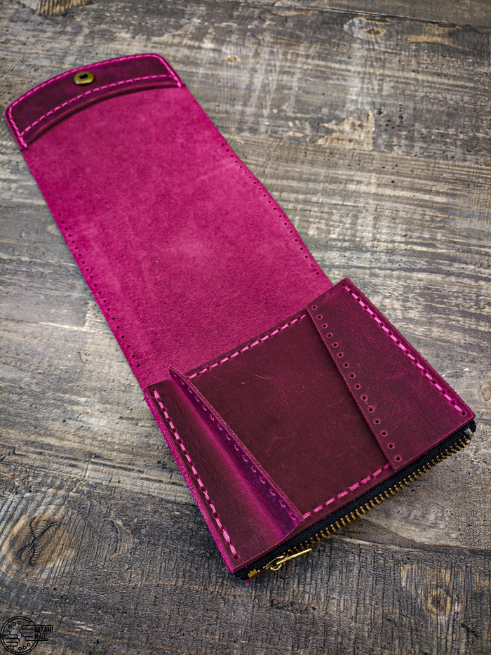 Клинья выполняют функцию гармошки