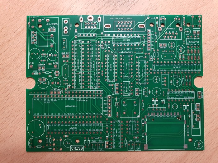 Чистая плата. Гербер бродит где-то в сети. Брал оттуда, Игорь не возражал.