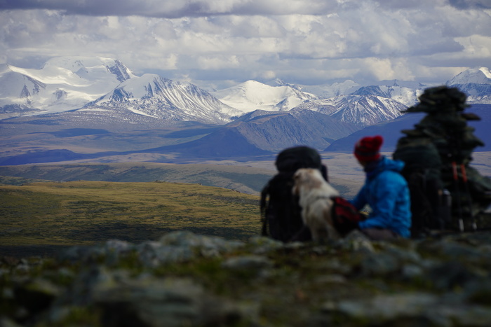 Вид с перевала на горный массив Табын-Богдо-Ола