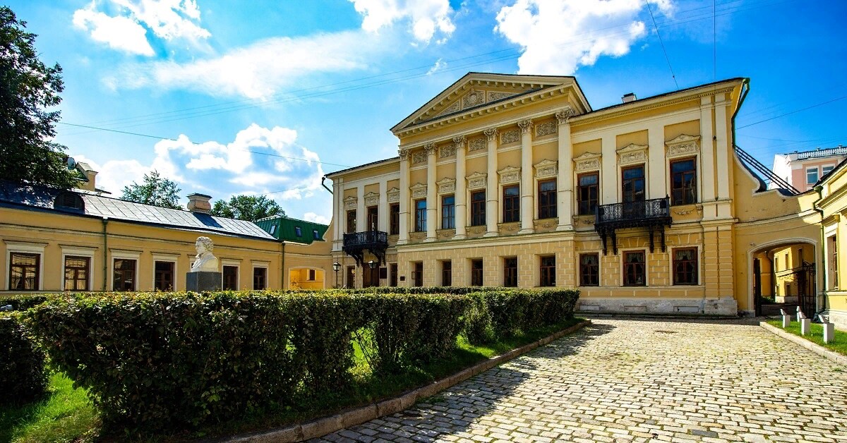 Читальня пушкина бауманская. Библиотека имени пушкина москва. Гбук г. Библиотека имени пушкина москва. Библиотека читальня имени пушкина в москве.