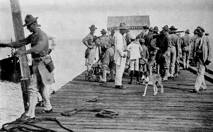 Американские вояки задержались на острове по обе стороны границы на весьма солидный срок