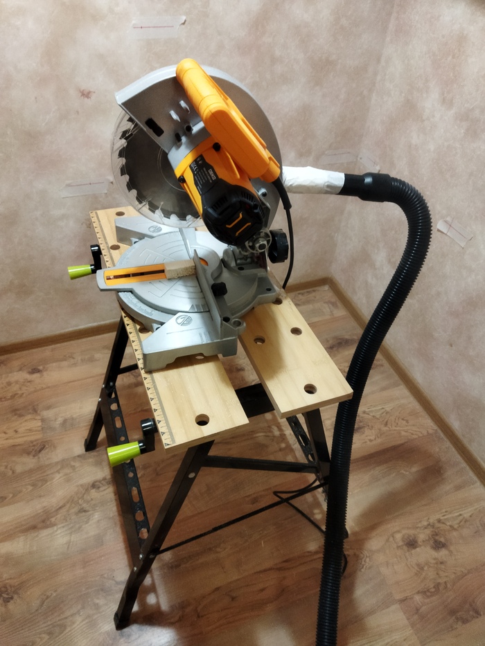 Переходника не было, так что к пылесосу колхозим скотч