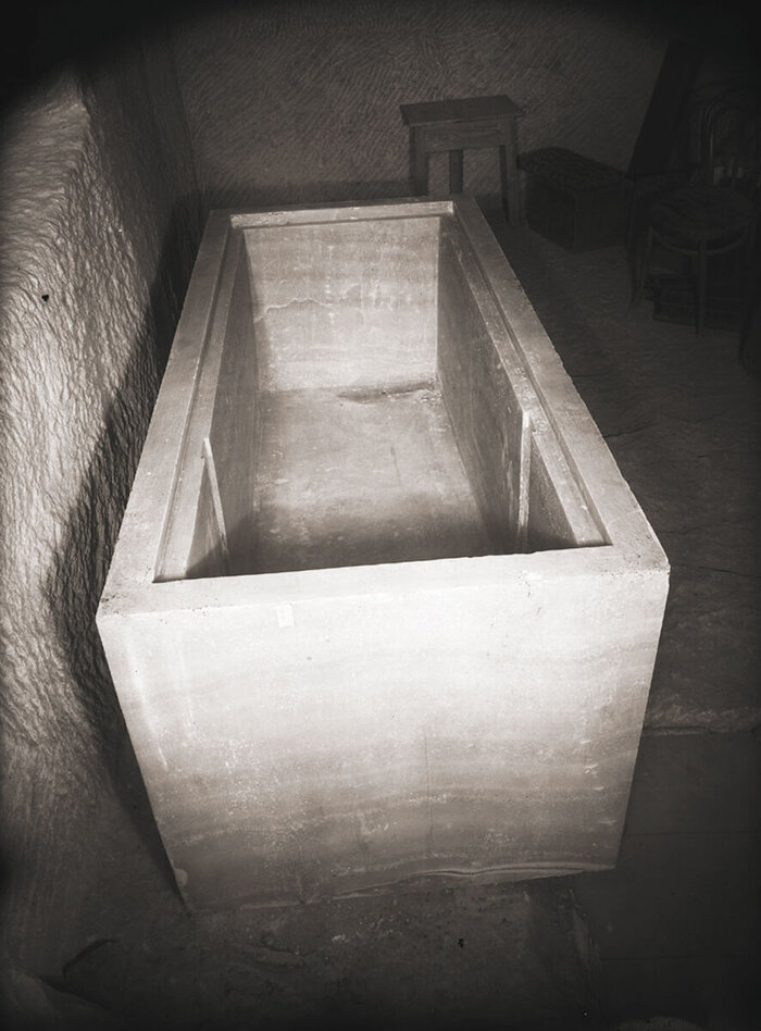 Саркофаг царицы Хетепхерис, матери фараона Хуфу, пуст!