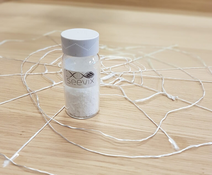 Пудра SVX – полимер, имитирующий натуральный шелк. Фото предоставлено Seevix