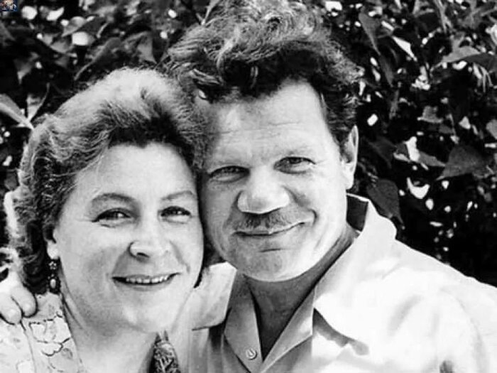 Михаил Пуговкин со своей второй женой Александрой Николаевной Лукьянченко