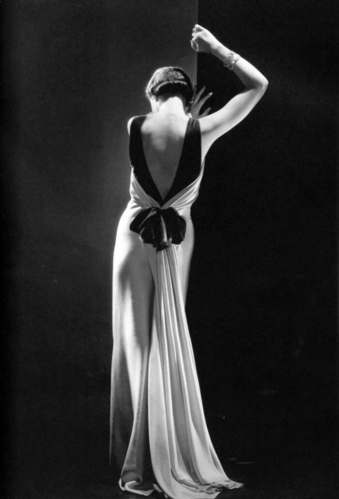 Vogue. 1933