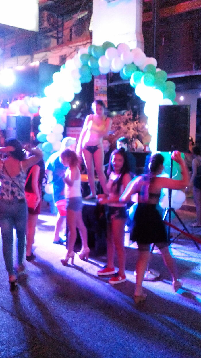 Но мы таким не увлекаемся, фу-фу-фу.