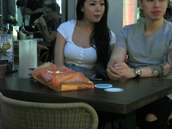 Кто скажет, что восточные женщины плоские, пусть бросит в себя камень!