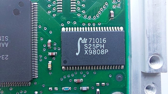    Renesas 71016s