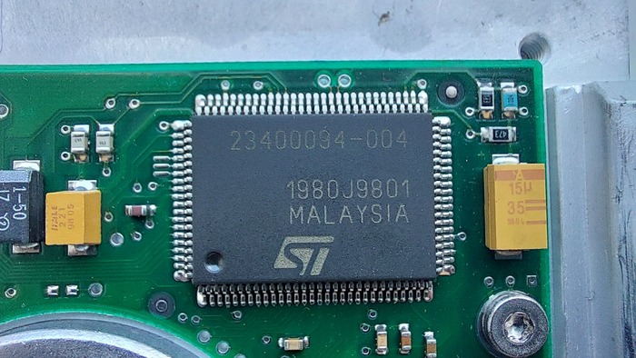   STMicro 23400094-004.